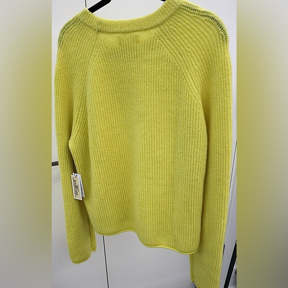 NWT- Velvet by Graham and Spencer- Brynne Cashmere Sweater- Size Large - Picture 7 of 8